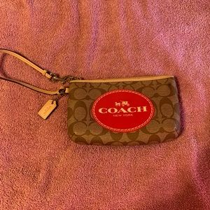 Couch wristlet